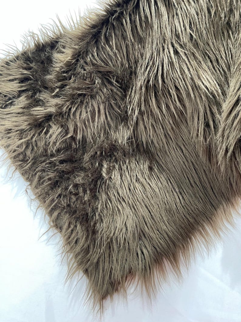 SHAGGY VEGGAN FAUX FUR (by the yard)